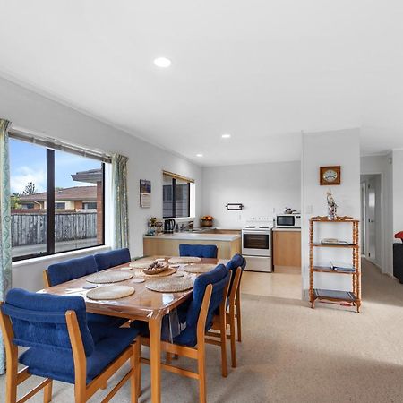 Riviera Casa - Mount Maunganui Holiday Home Extérieur photo